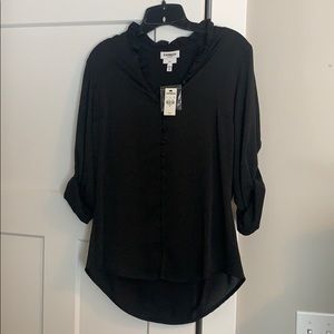 Express slim shirt with beautiful button detail.